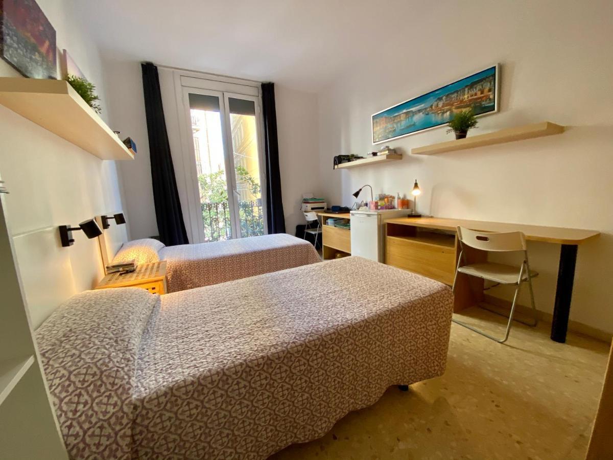Barcelona Housing Recommend For Students Apartment Bagian luar foto