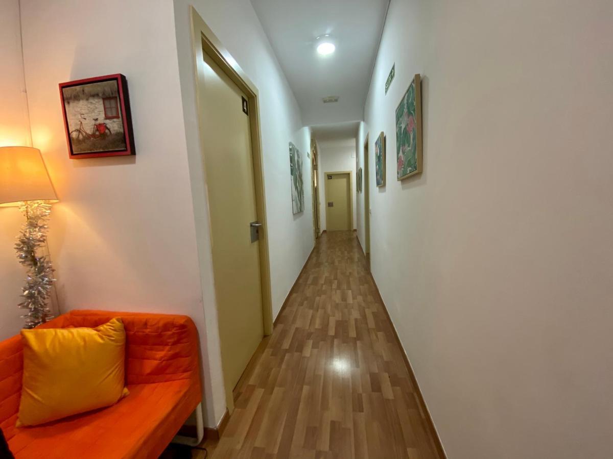Barcelona Housing Recommend For Students Apartment Bagian luar foto